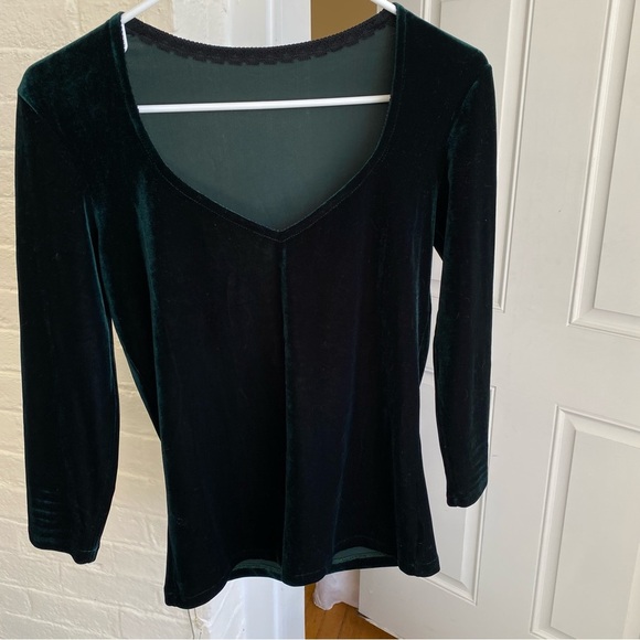 Only Hearts NYC | Velvet V-Neck 3/4 Sleeve Blouse in Emerald Green Sz Medium - Picture 8 of 8